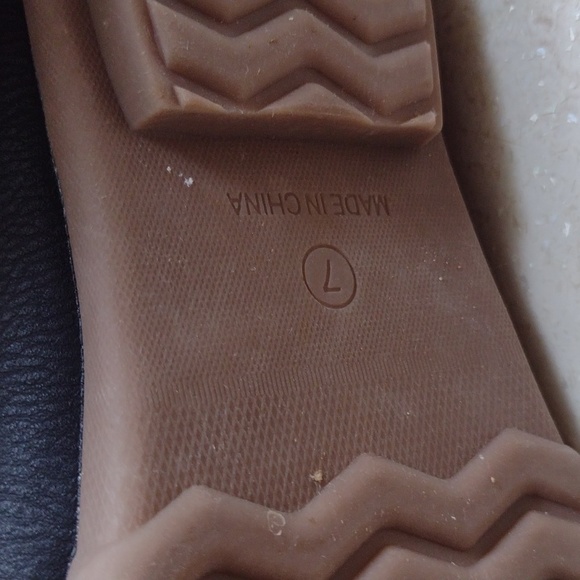 Boots - Picture 8 of 8